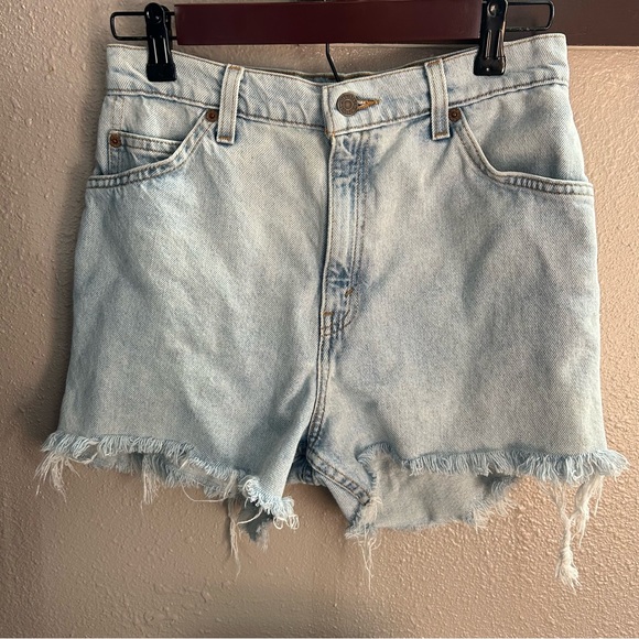 Light Blue Levi’s Frayed Shorts - Picture 1 of 5